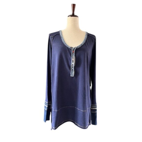 We The Free People Women Top Dallas Henley High Low Raw Hem Blue Stone Buttons S - Picture 4 of 14